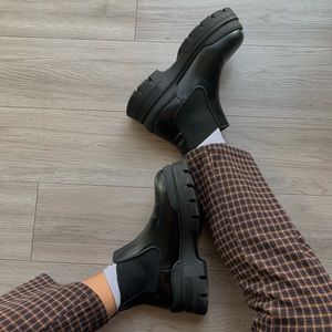 & Other Stories Chunky Ankle Boots | Black Leather